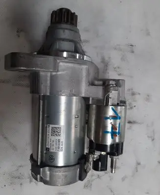 Volkswagen Golf VII Starter motor 02M911024J