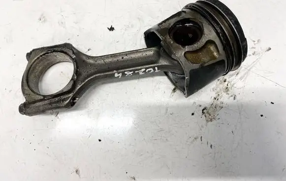 Opel Insignia A Piston with connecting rod 