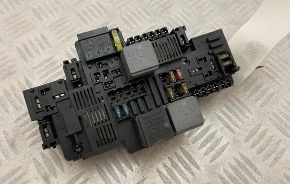Mercedes-Benz CLS C257 Fuse module A2139062202