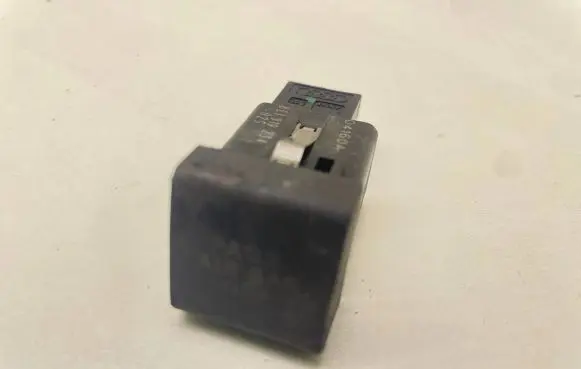 Passenger airbag on/off switch