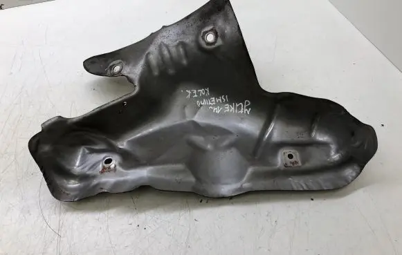 Nissan Juke I F15 Exhaust heat shield