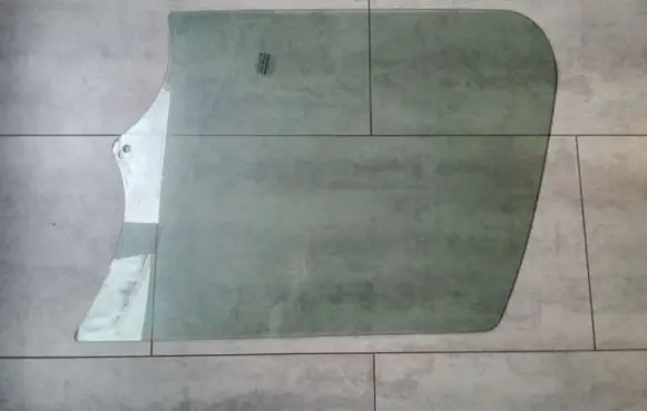 Renault Trafic III (X82) Front door window/glass (coupe) 