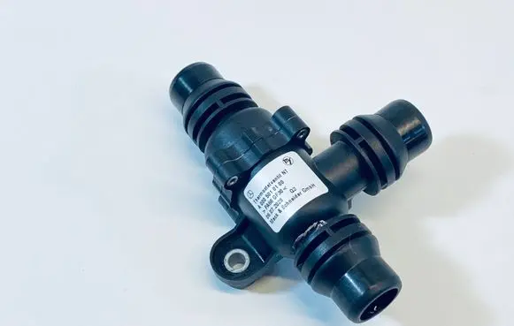 Thermostat/thermostat housing