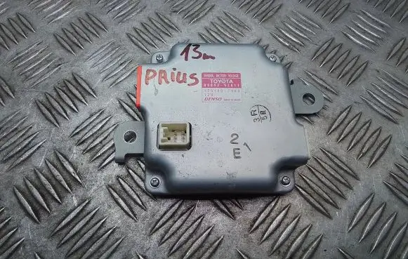 Toyota Prius (XW30) Battery control module 8989252011 1751007460