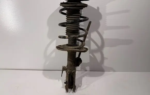 Toyota Auris E180 Front shock absorber/damper 543721