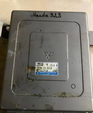Mazda 323 Engine control unit/module E2T81771M Z51018881B