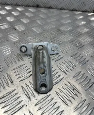 Mitsubishi Outlander Front door upper hinge