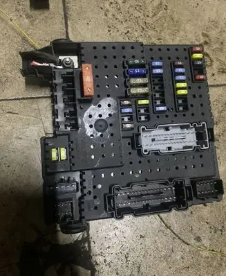 Volvo V70 Fuse module