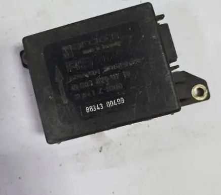 Mercedes-Benz E W124 Airbag control unit/module 0038200710 2038200710 8834300490