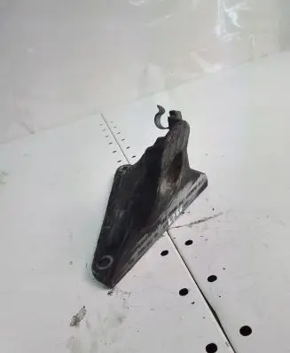 BMW 5 E60 E61 Engine mounting bracket 6761149