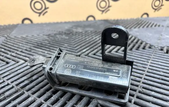 Porsche Panamera (970) Tire pressure sensor 8E0907277