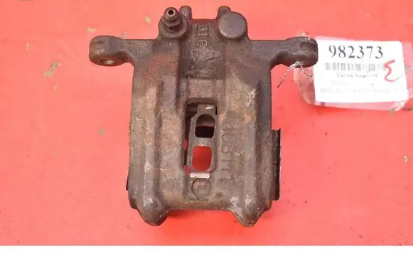 Honda CR-V Rear brake caliper