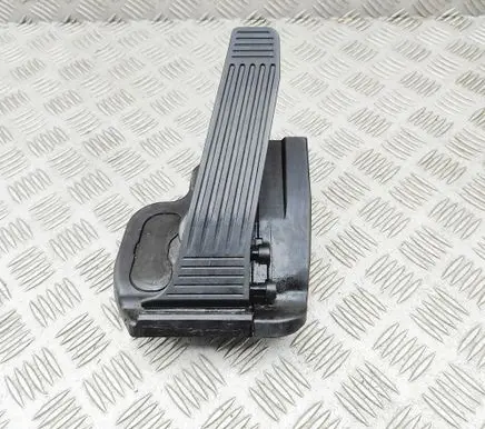 Toyota bZ4X Accelerator throttle pedal 7811042090 2701007021