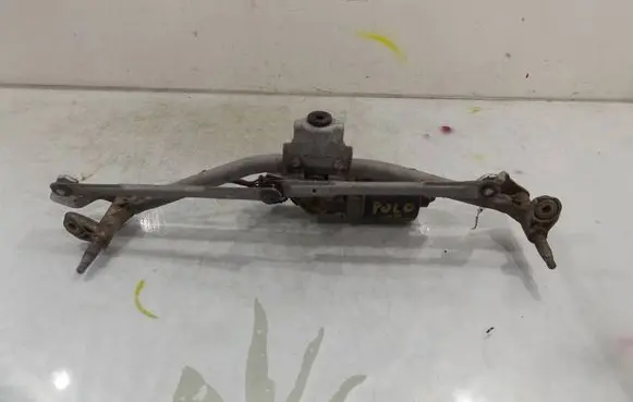 Volkswagen Polo IV 9N3 Front wiper linkage 