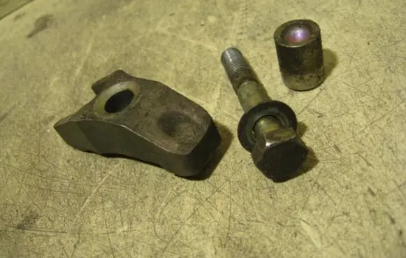 Volkswagen Golf III Fuel Injector clamp holder