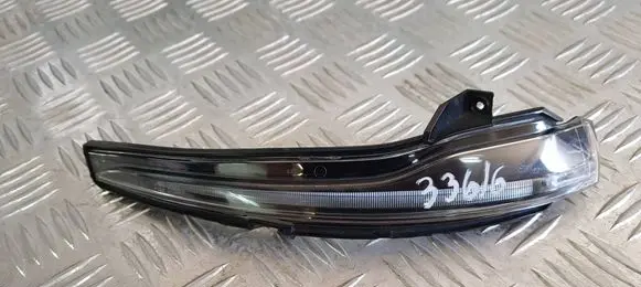 Mercedes-Benz C W205 Mirror indicator light A3170639 A3170539 135V27W