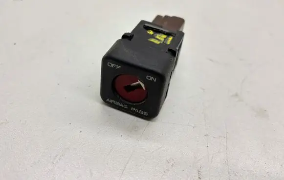 Passenger airbag on/off switch