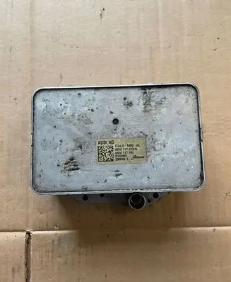 Porsche Panamera (971) Engine oil radiator 06M117015N