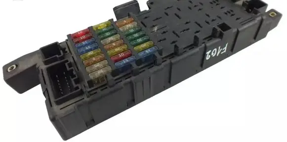 Volvo V70 Fuse box set 9494207 518323001