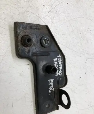 Toyota Avensis T270 Radiator support slam panel bracket 