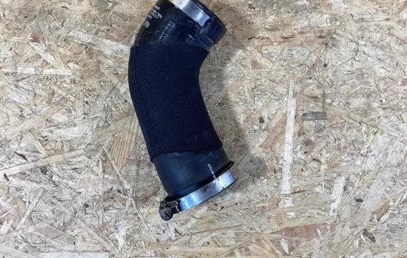 Porsche Macan (95B) Intercooler hose/pipe 95B145834G