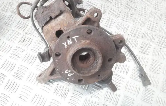 Citroen Xantia Front wheel hub spindle knuckle