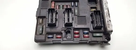 Citroen C5 Fuse module S11847005 9643498680