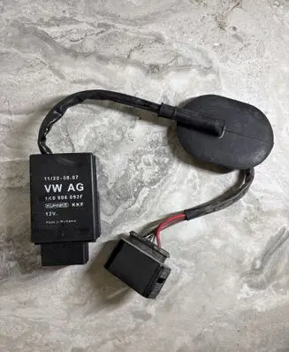 Volkswagen PASSAT B7 Fuel pump relay 11200807 1K0906093F