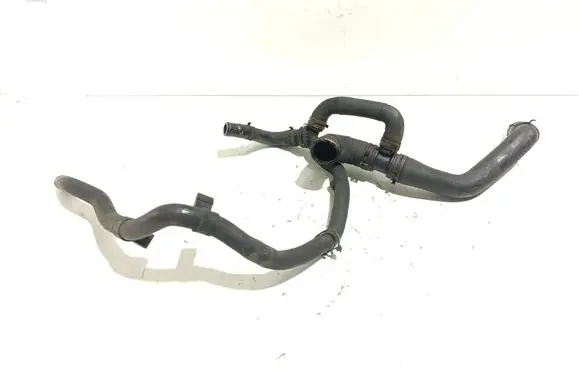 Coolant pipe/hose