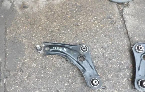 Renault Megane IV Front lower control arm/wishbone