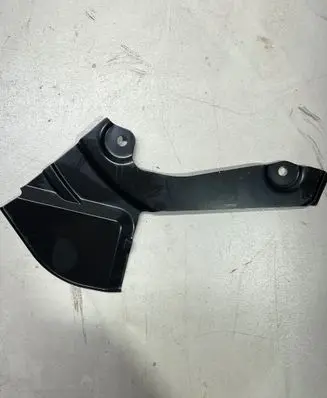 Chevrolet Camaro Front brake disc dust cover plate 23385146