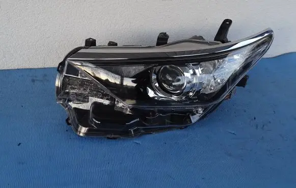Toyota Auris E180 Headlight/headlamp 8115002K30 90070908