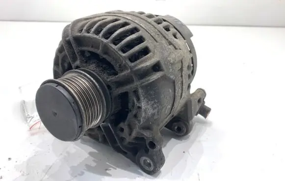 Audi A3 S3 8P Generator/alternator 028903028E