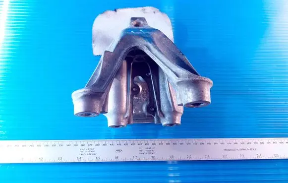 Audi A6 S6 C7 4G Engine mounting bracket 4G0199307AB