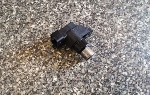 Chrysler Voyager Camshaft position sensor 0232103022