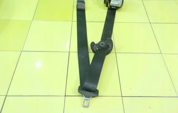 Peugeot 308 Front seatbelt 96776842XX XP183