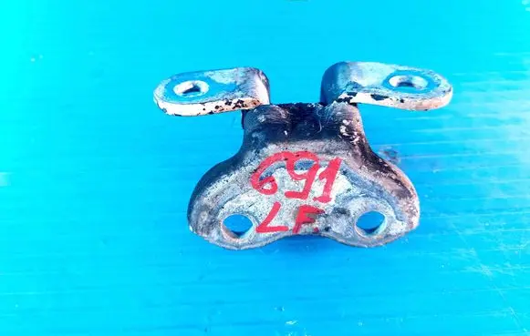 Toyota Corolla E210 E21 Front door lower hinge E903