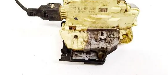 Volkswagen Tiguan Front door lock 3C1837015A