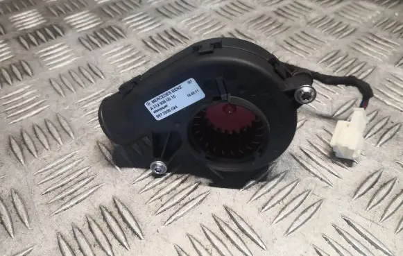 Mercedes-Benz E W212 Engine control unit/module fan 2129060015 A2129060015