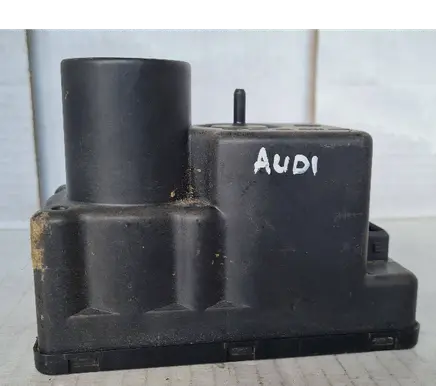 Audi 80 90 S2 B4 Central locking vacuum pump 443862257H
