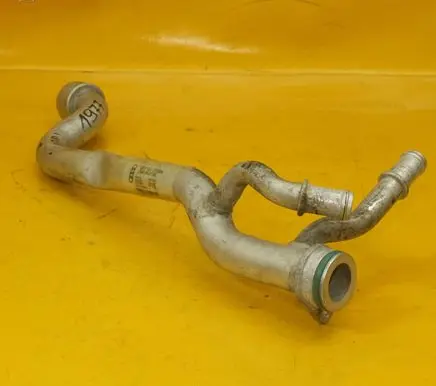 Audi A8 S8 D4 4H Engine coolant pipe/hose 057121075AN
