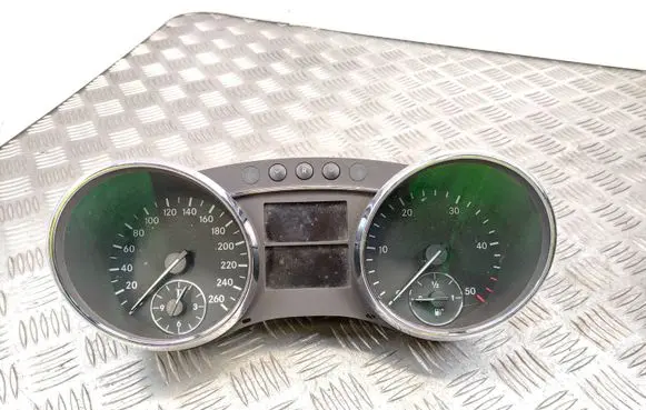 Mercedes-Benz R W251 Speedometer (instrument cluster) A2515401848 003042 A2C53164605