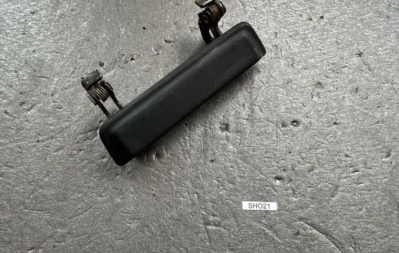 Mitsubishi Pajero Front door exterior handle MB134411