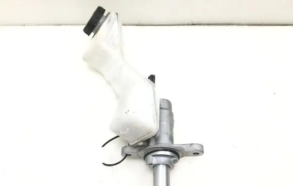 Nissan Qashqai Master brake cylinder
