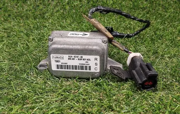 Ford Explorer ESP acceleration yaw rate sensor 6L243C187AB