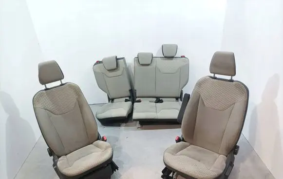 Ford Turneo Courier Seat set 