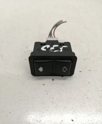 BMW 5 E39 Electric window control switch 8366974