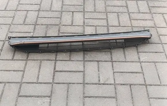 Hyundai Ioniq Front bumper lower grill 86560G2100