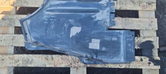 Audi Q5 SQ5 Other under body part 8R0825215B