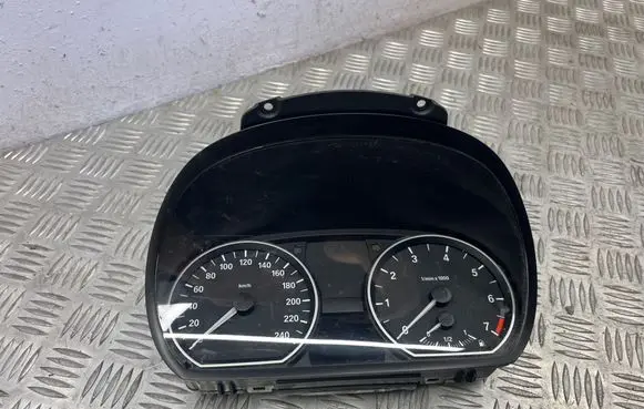 Speedometer (instrument cluster)
